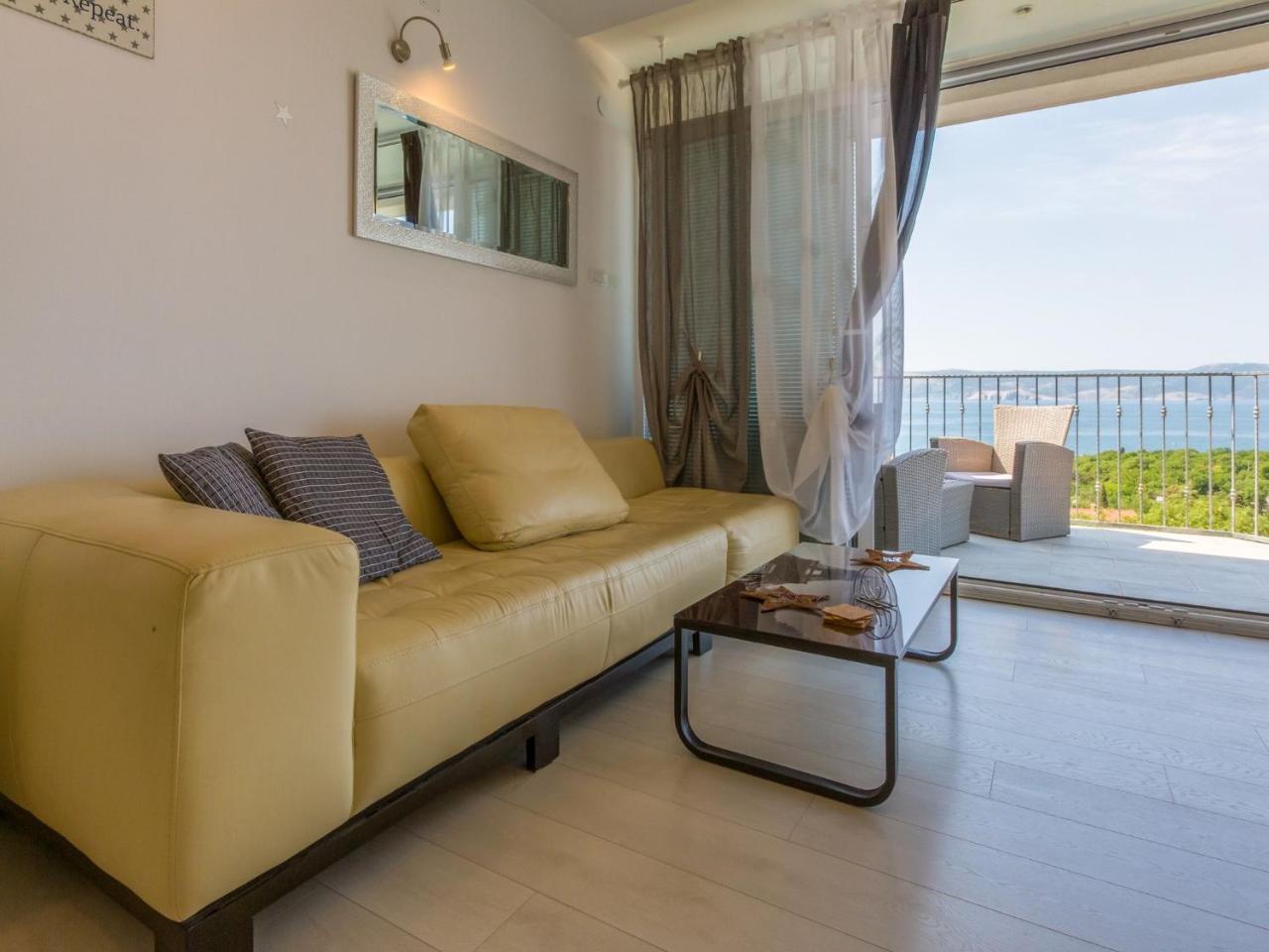 Apartments Lavarin Novi Vinodolski Luaran gambar