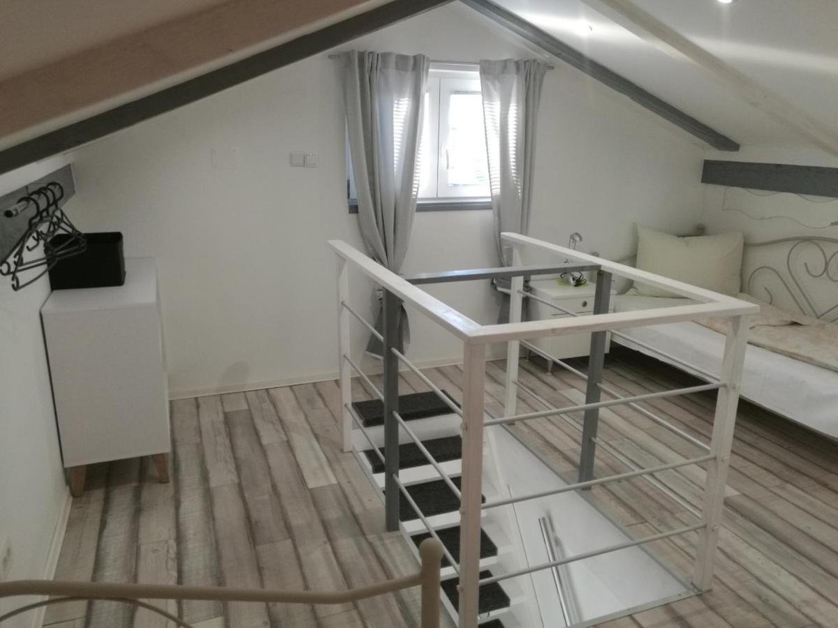 Apartments Lavarin Novi Vinodolski Luaran gambar